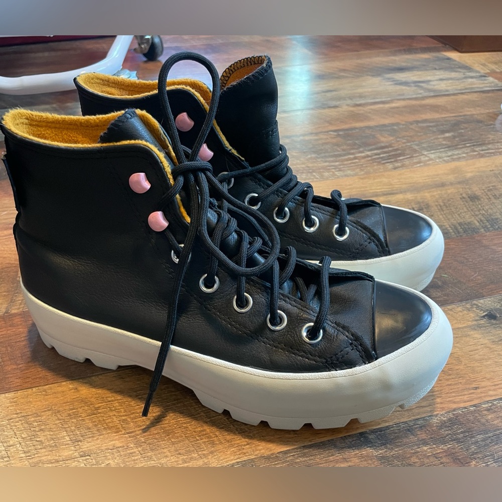 Converse All Star Women Size 7